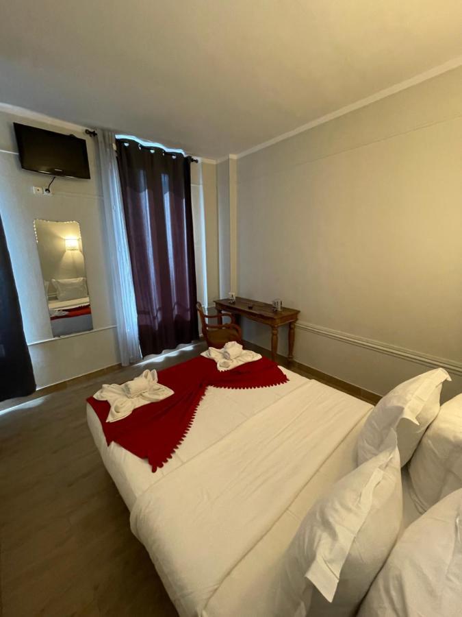 Hotel Central Saint-Denis  Exteriör bild